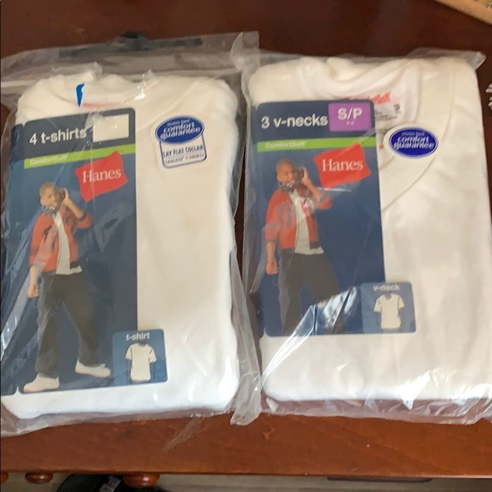 Hanes t- shirts &  v_ necks sets bundle💙